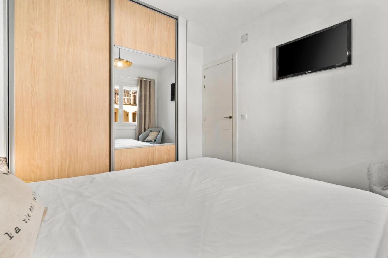 Apartamento Welcs -013- Con Terraza Y Piscina Apartman Empuriabrava Kültér fotó